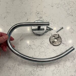 🌻Shiny chrome toilet paper holder